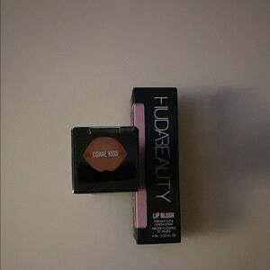 HUDA BEAUTY Lip Blush & Coral Kiss Cream Lip Color
